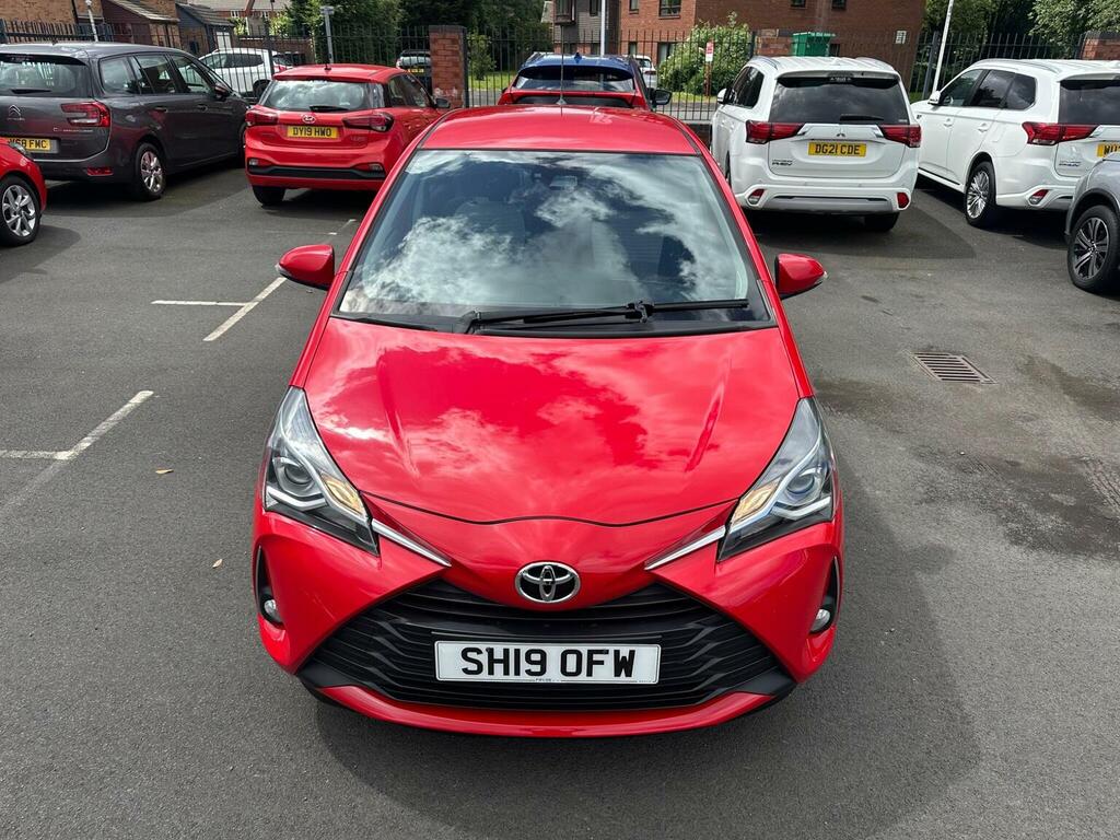 Toyota Yaris 1.5 Vvt-i Icon Tech Euro 6 Red #3