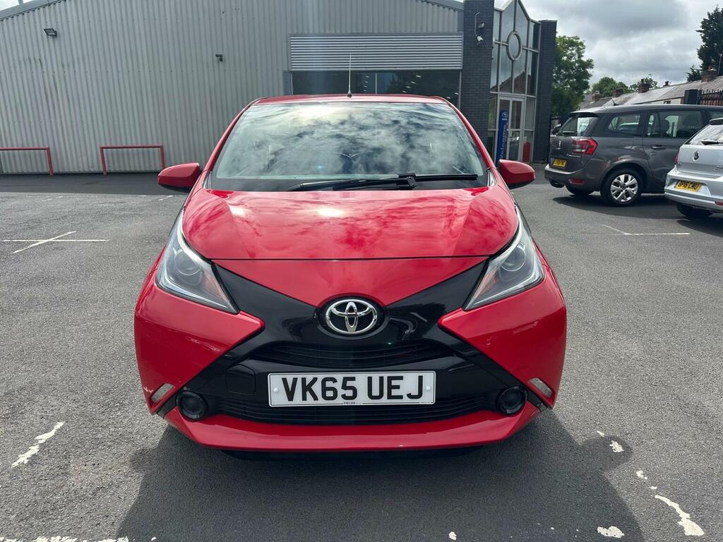 Toyota Aygo 1.0 Vvt-i X-play Euro 5 Euro 5 Red #2