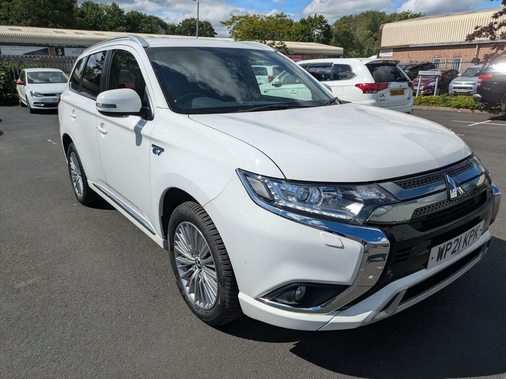 Mitsubishi Outlander 2.4H Twinmotor 13.8Kwh Dynamic Cvt 4Wd Euro 6 Ss White