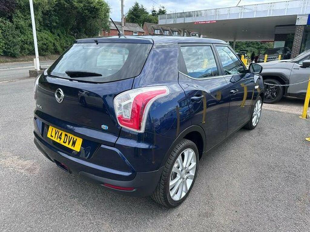 SsangYong Tivoli Elx Black #15