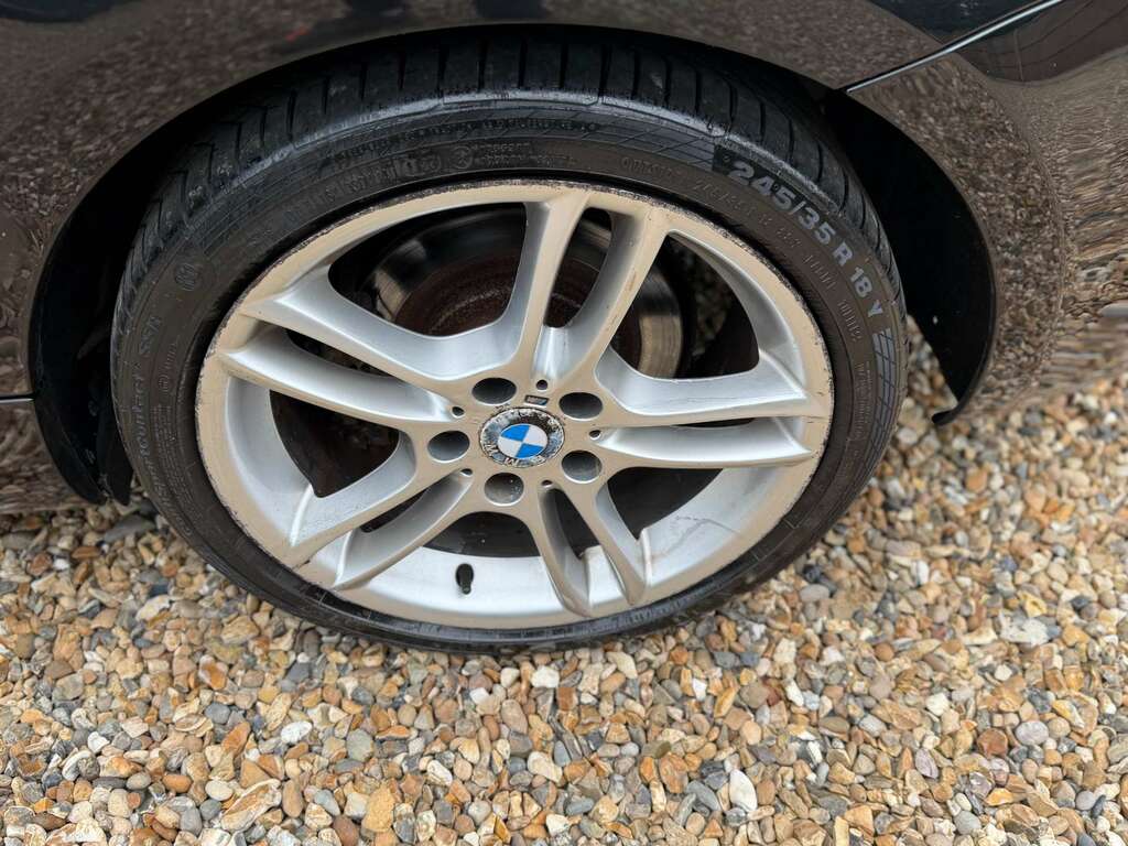 BMW 1 Series Hatchback 2.0 Black #9