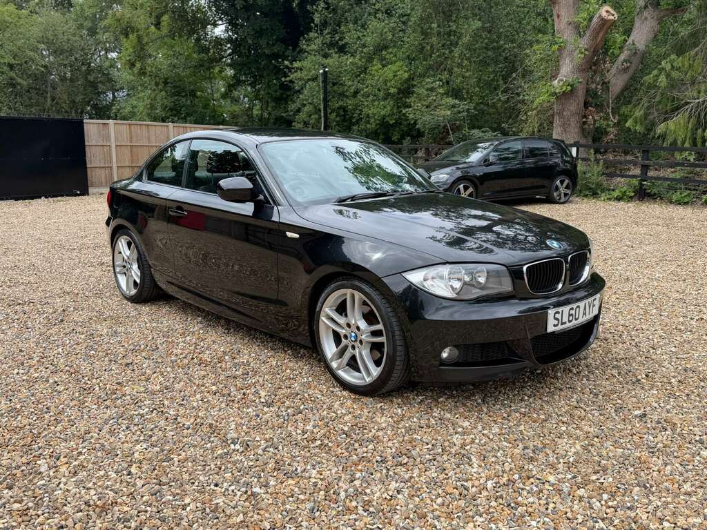 BMW 1 Series Hatchback 2.0 Black #1