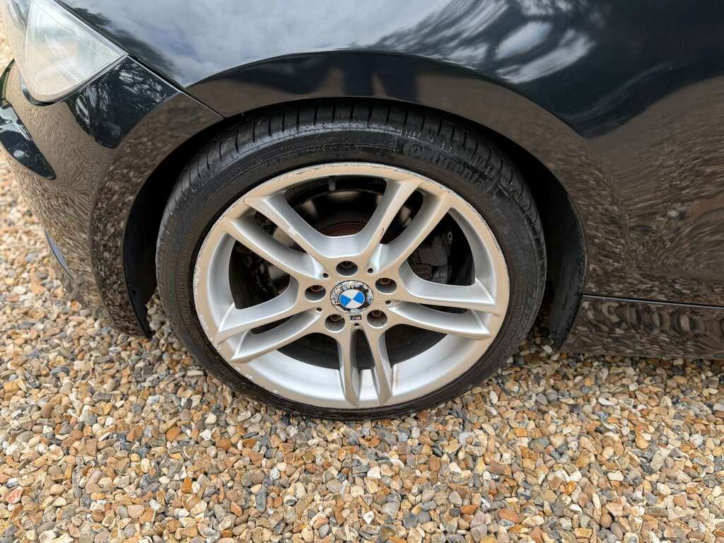 BMW 1 Series Hatchback 2.0 Black #8