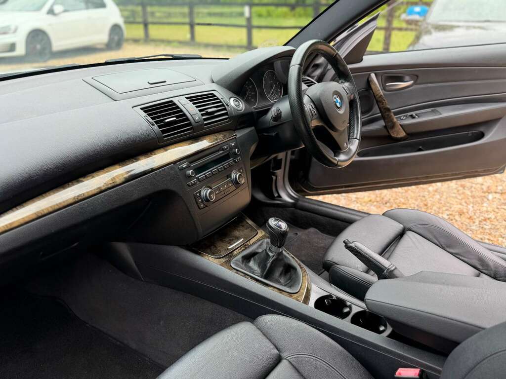BMW 1 Series Hatchback 2.0 Black #2