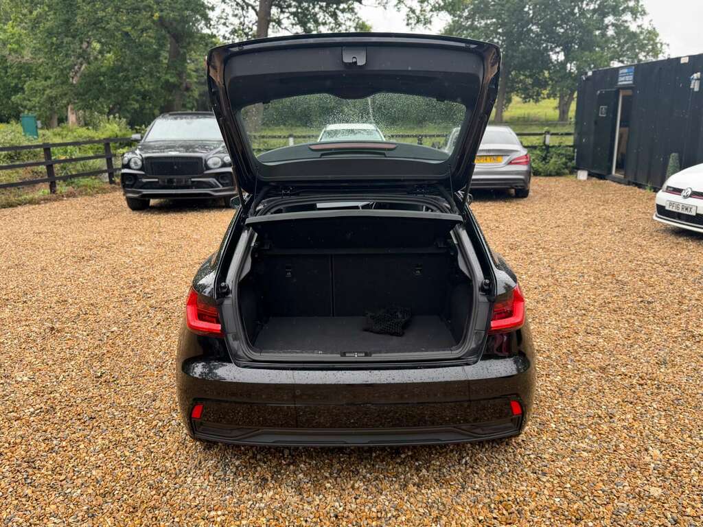 Audi A1 1.0 Tfsi 30 Sport Sportback Euro Black #6