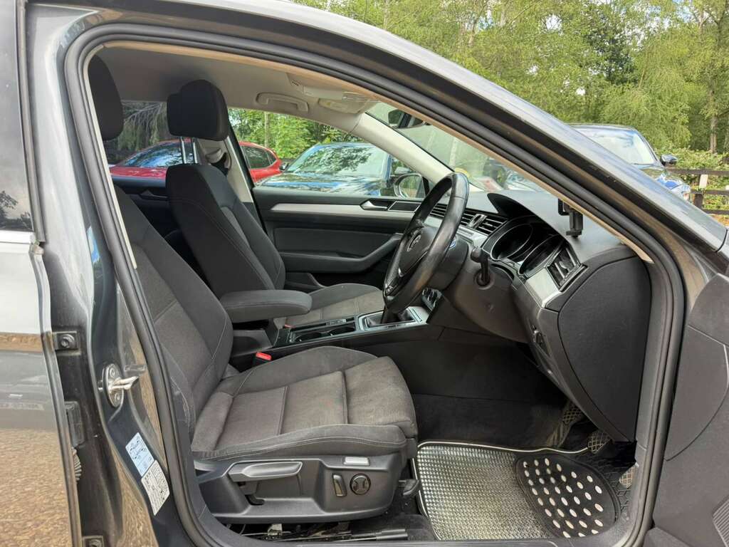 Volkswagen Passat Silver #12