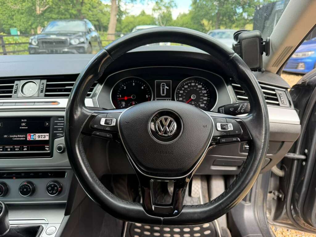 Volkswagen Passat Silver #14