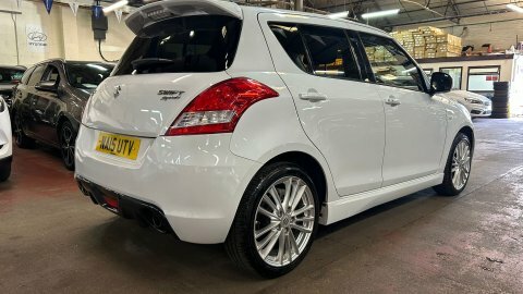 Suzuki Swift Sport White #6