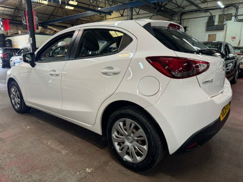 Mazda 2 Se White #5