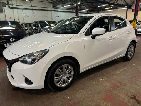 Mazda 2 Se White #3