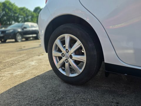 Toyota Yaris Vvt-i Tr White #4