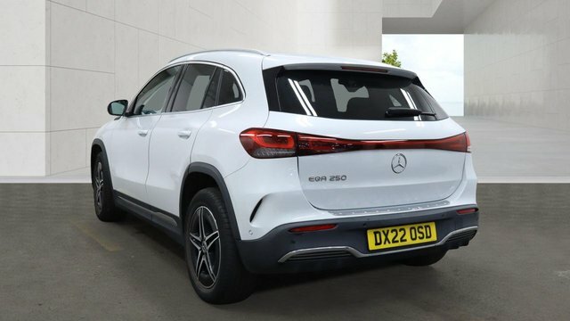 Mercedes-Benz EQA 2022 Eqa 250 66.5Kwh Amg Line Suv Aut White #2