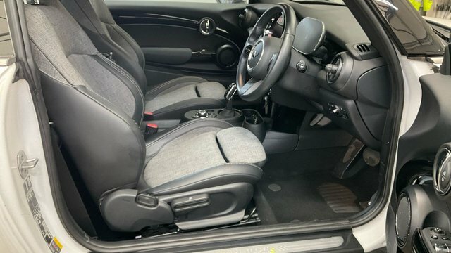 Mini Electric 2023 Cooper Se 32.6Kwh Level 2 Hatchback Elect White #3