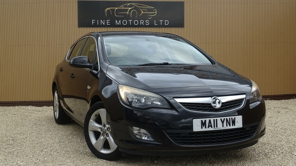 Vauxhall Astra Hatchback 1.6 16V Sri 201111 Black #2