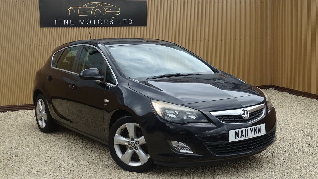 Vauxhall Astra Hatchback 1.6 16V Sri 201111 Black #3