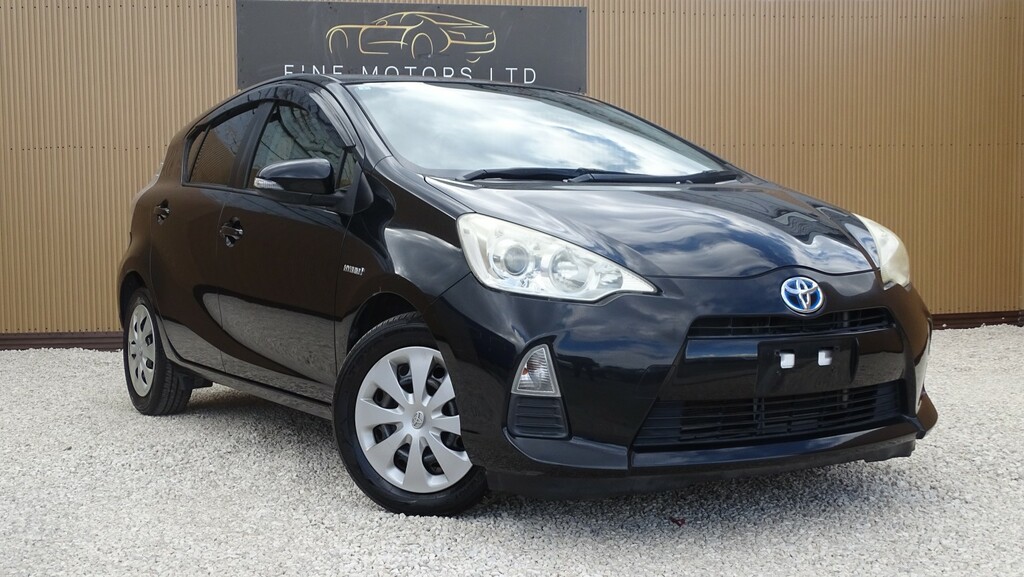 Toyota Aqua Hatchback 201363  #4