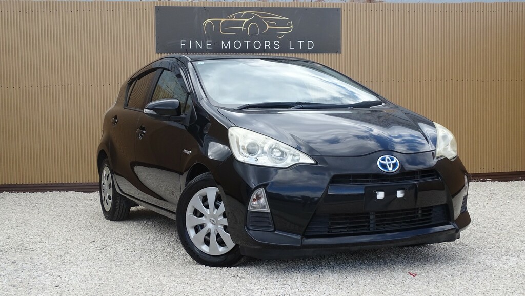 Toyota Aqua Hatchback 201363  #3