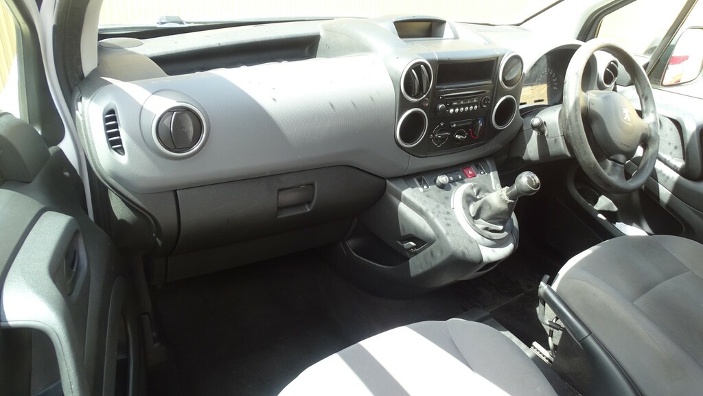 Peugeot Partner Panel Van White #25