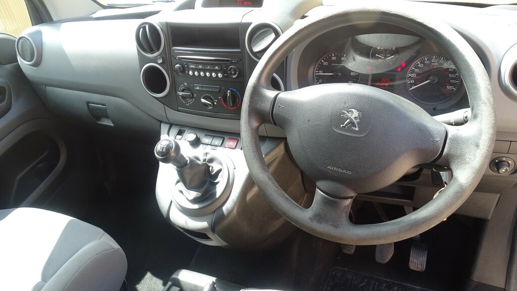 Peugeot Partner Panel Van White #37