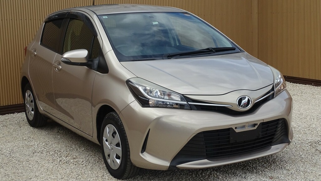 Toyota Yaris 1.3 Dual Vvt-i Design Beige #5