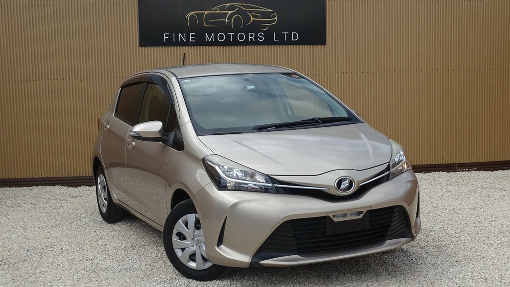 Toyota Yaris 1.3 Dual Vvt-i Design Beige #4