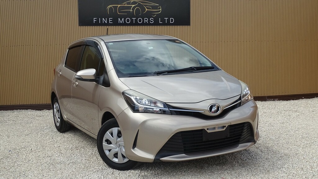 Toyota Yaris 1.3 Dual Vvt-i Design Beige #2