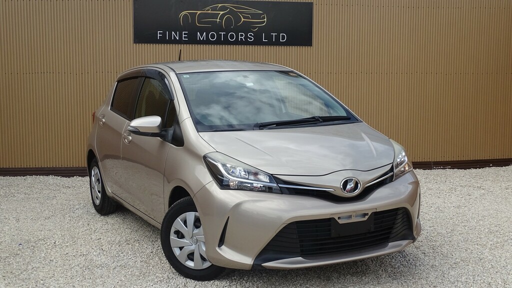 Toyota Yaris 1.3 Dual Vvt-i Design Beige
