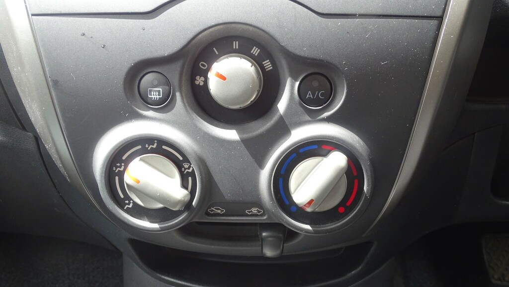 Nissan Note Nissan Note 1.2 Dig S Tekna Hatchback Petro... #37