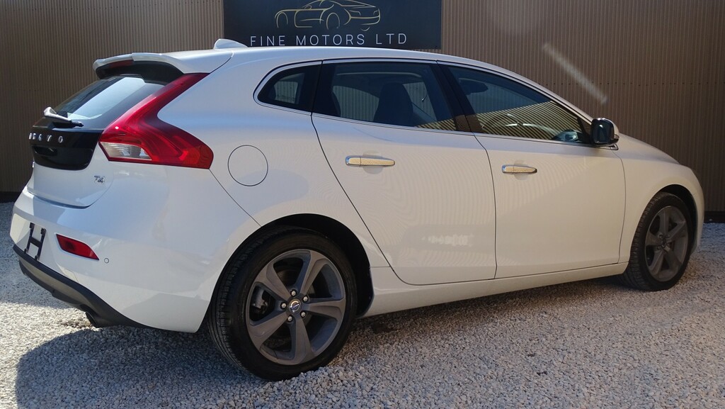 Volvo V40 2L Se Black #15