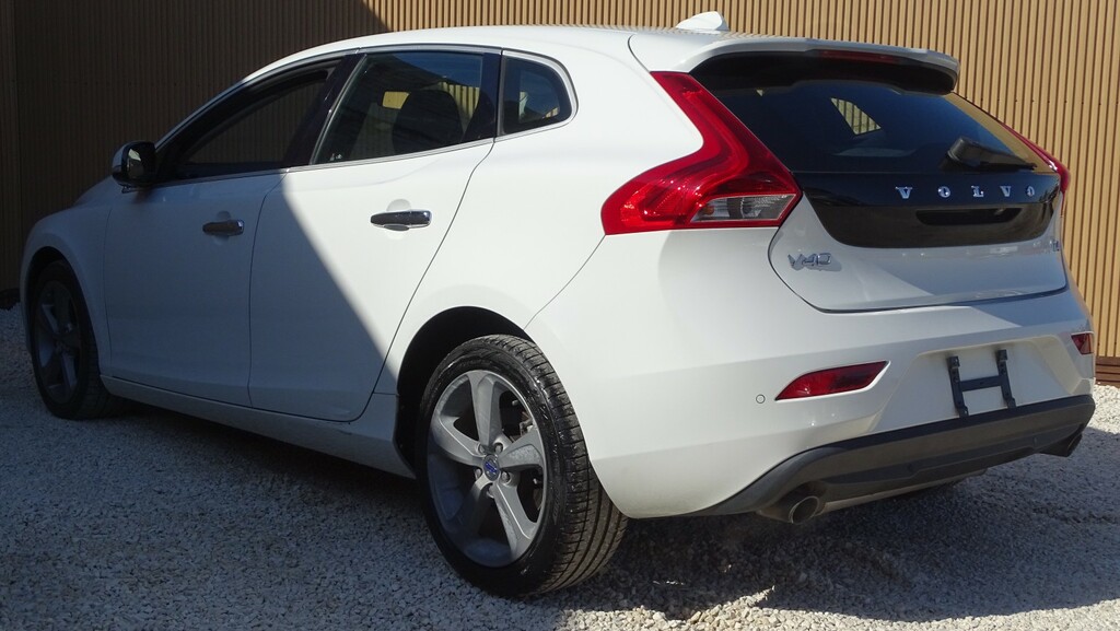 Volvo V40 2L Se Black #12