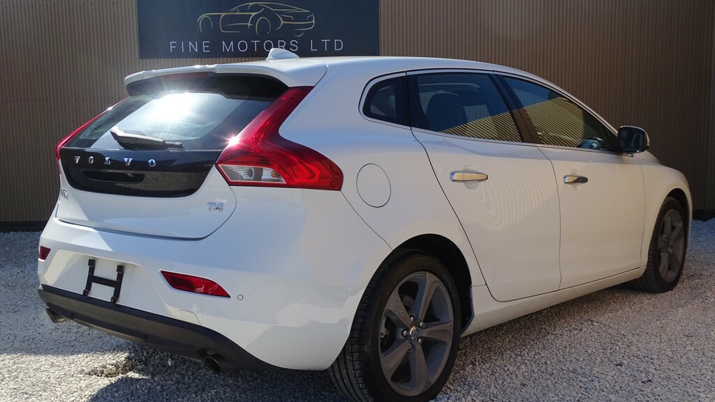 Volvo V40 2L Se Black #14