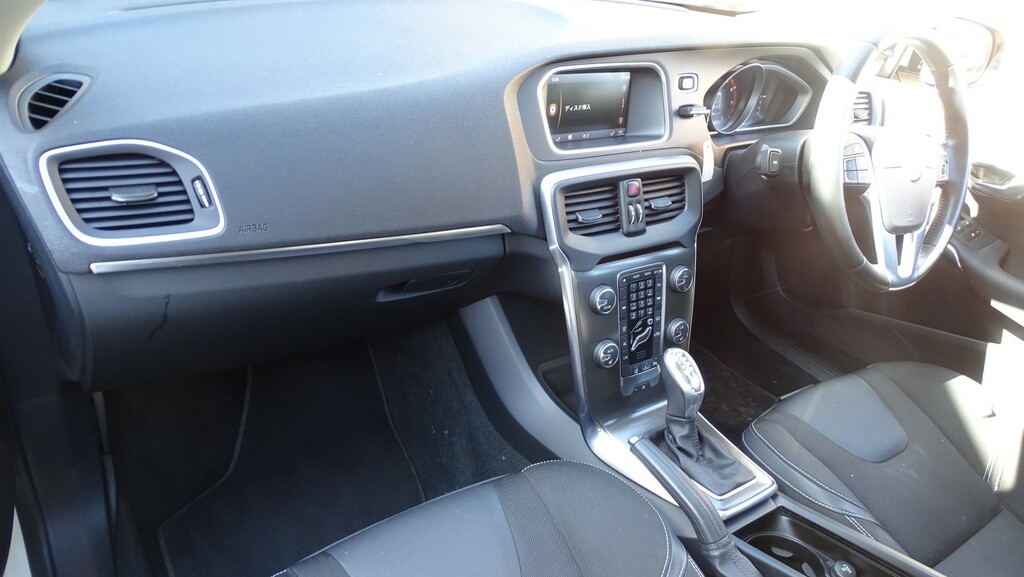 Volvo V40 2L Se Black #23