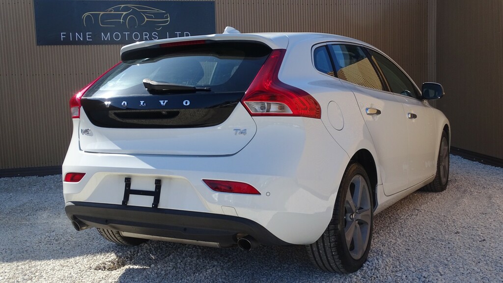 Volvo V40 2L Se Black #13