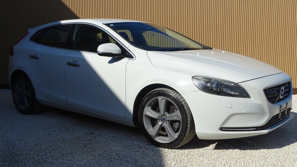 Volvo V40 Hatchback 1.6 T4 Se Lux Nav 201313 White #2