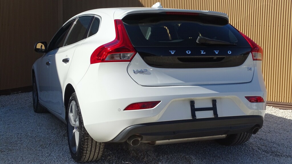 Volvo V40 2L Se Black #11