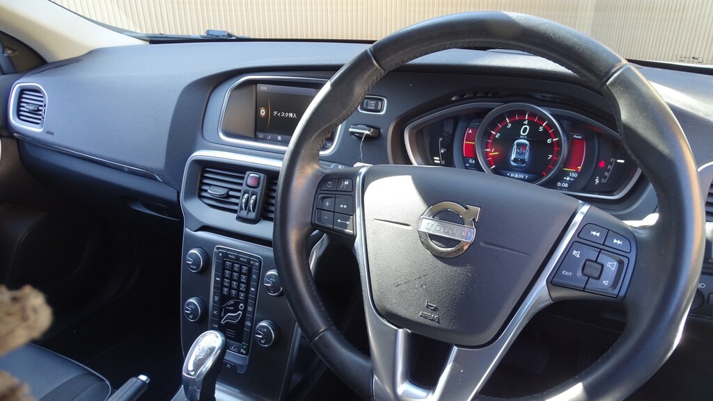 Volvo V40 2L Se Black #32