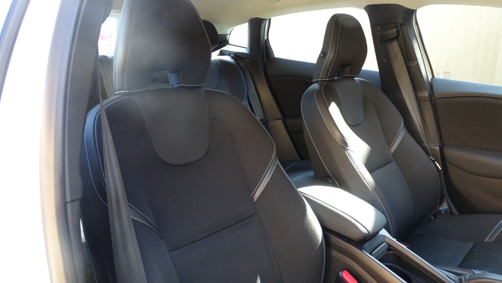 Volvo V40 2L Se Black #18