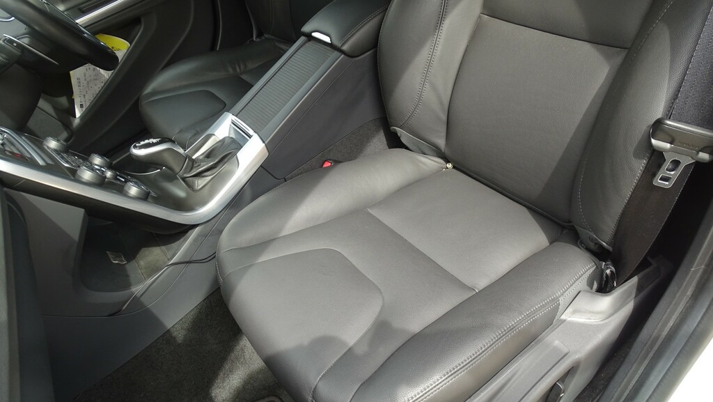 Volvo S60 D4 181 R Design White #31