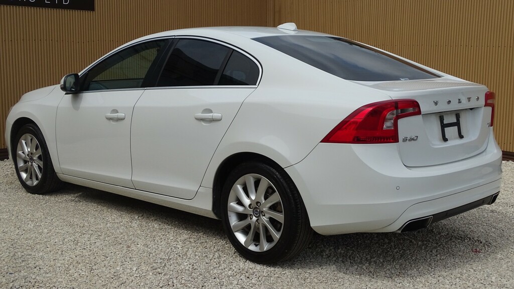 Volvo S60 D4 181 R Design White #16