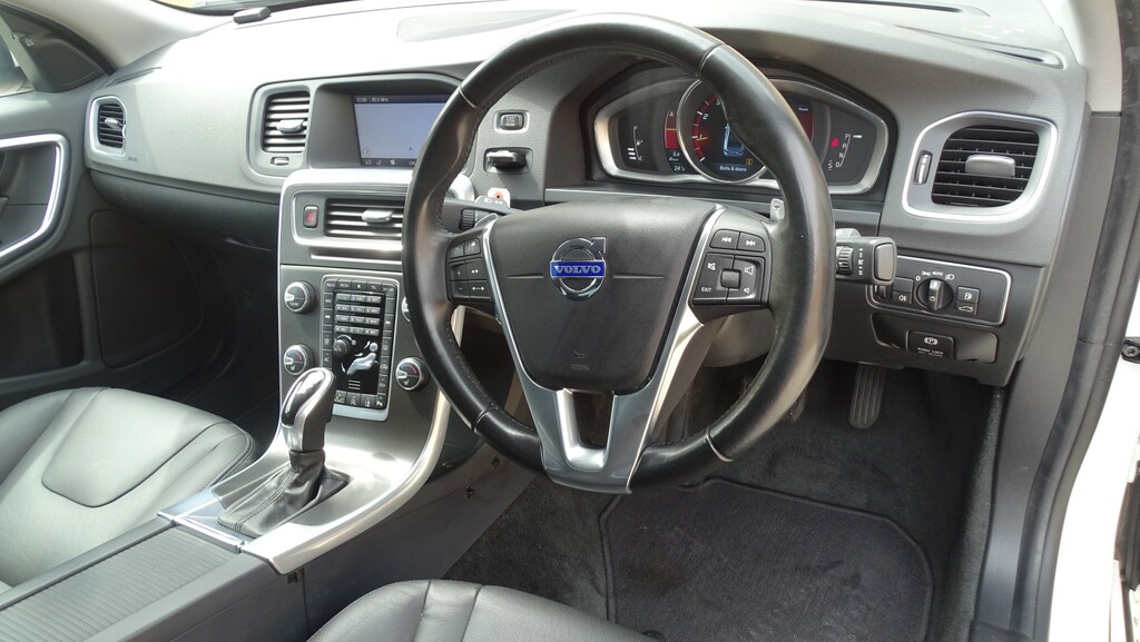 Volvo S60 D4 181 R Design White #20
