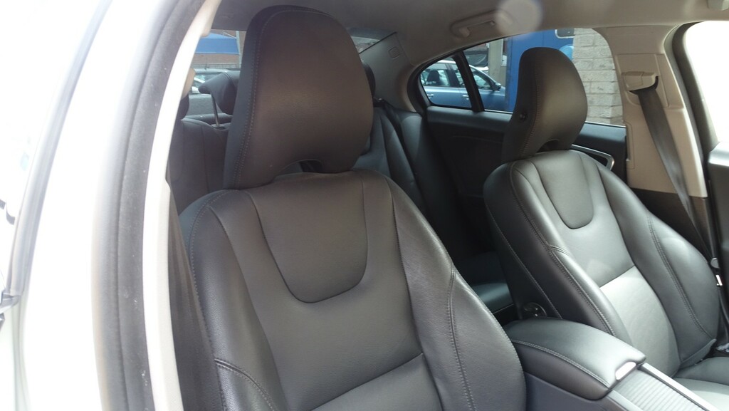Volvo S60 D4 181 R Design White #21