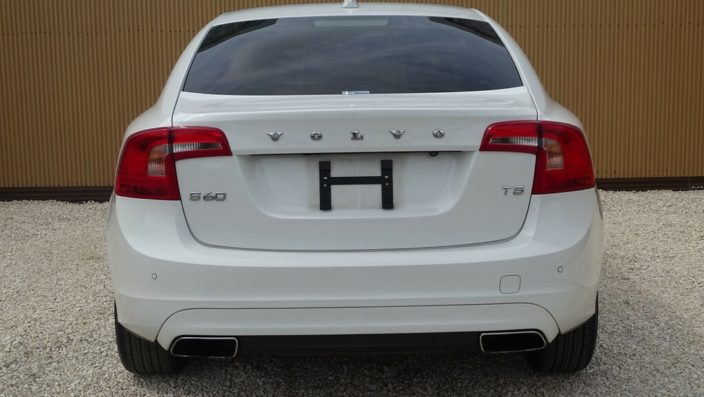 Volvo S60 D4 181 R Design White #13