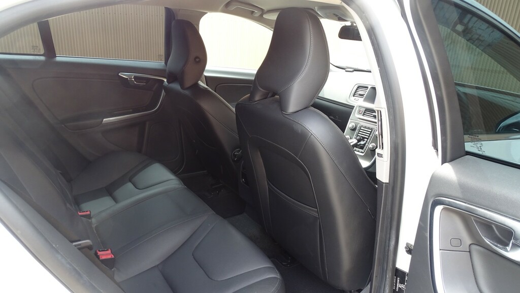 Volvo S60 D4 181 R Design White #24