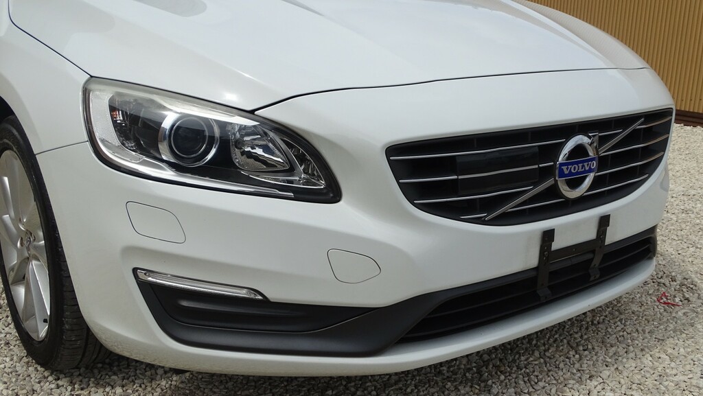 Volvo S60 D4 181 R Design White #12