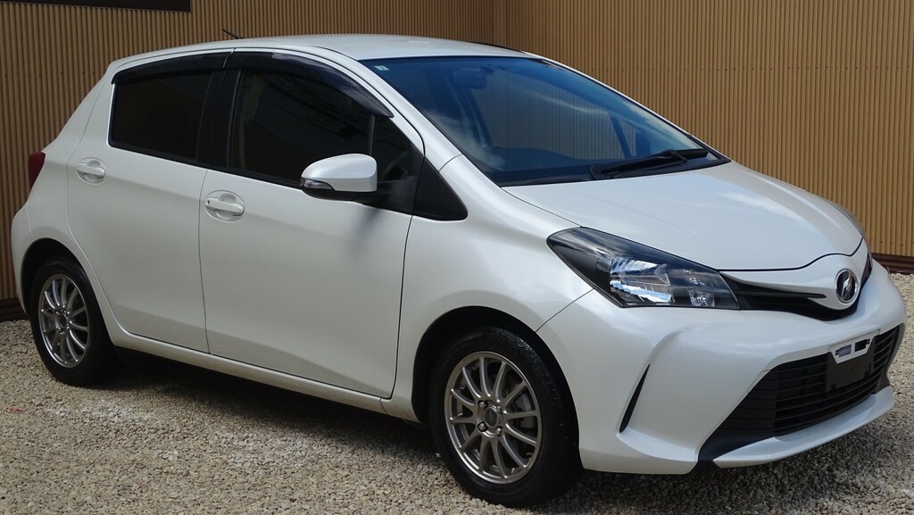 Toyota Yaris Hatchback Red #7