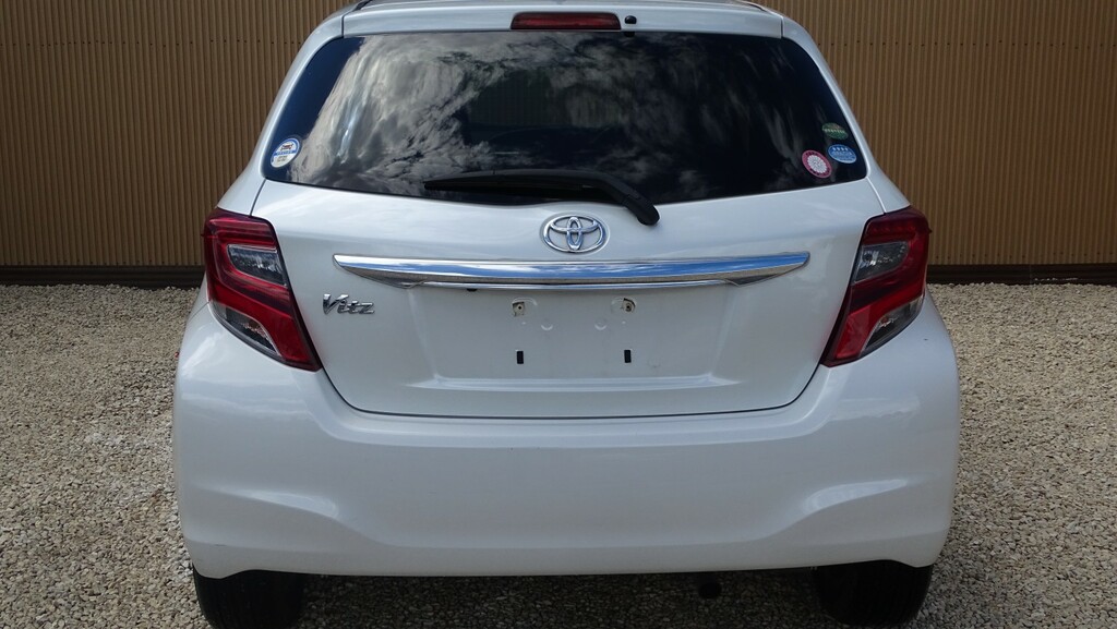 Toyota Yaris Hatchback Red #11