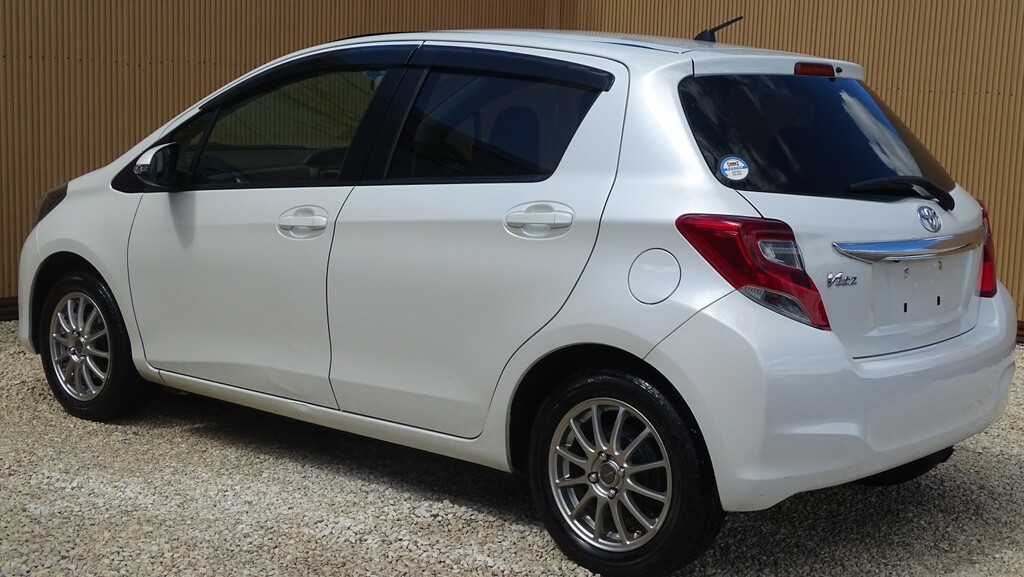 Toyota Yaris Hatchback Red #14