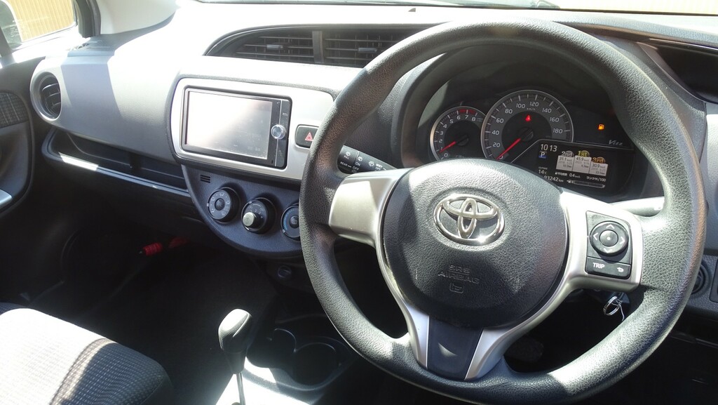 Toyota Yaris Hatchback Red #41