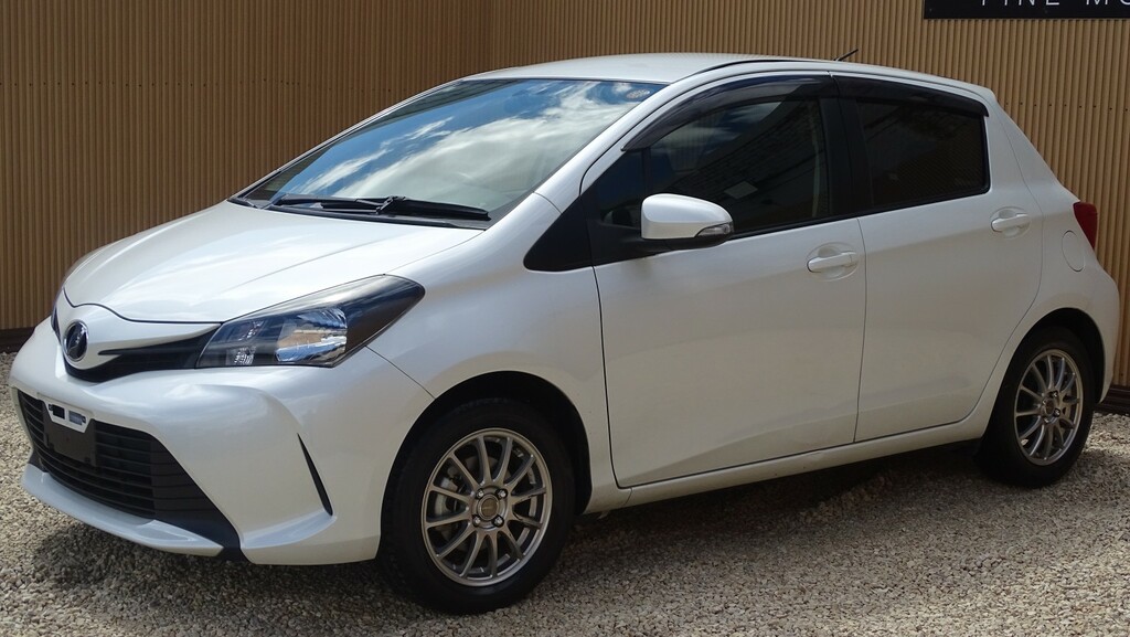 Toyota Yaris Hatchback Red #9