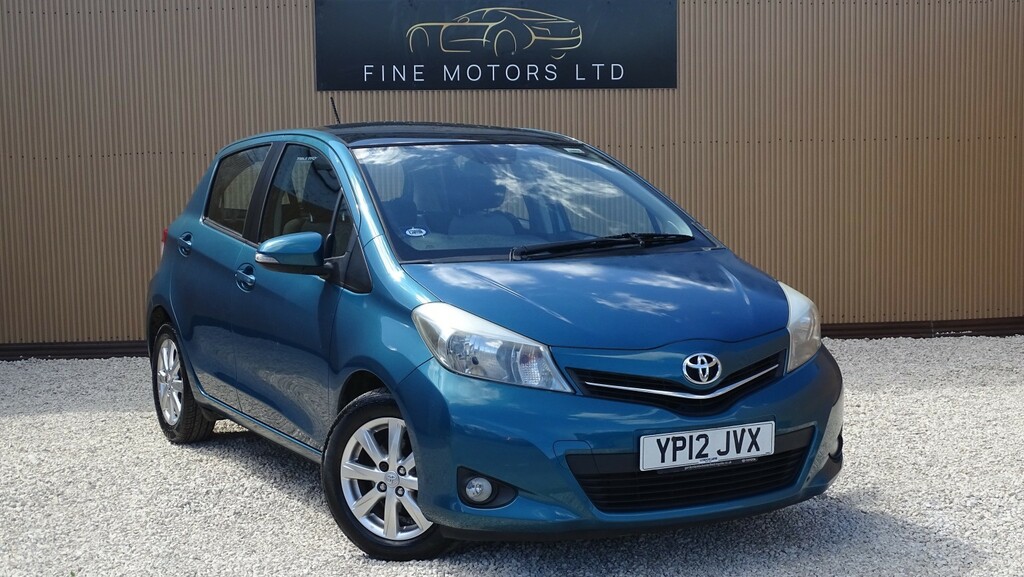 Toyota Yaris Hatchback 1.3 Dual Vvt-i T Spirit 201212 Blue